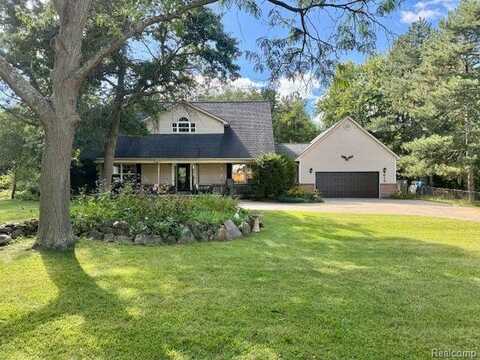 812 Hemingway Road, Lake Orion, MI 48362