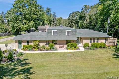 331 E WISE Road, Commerce Township, MI 48382