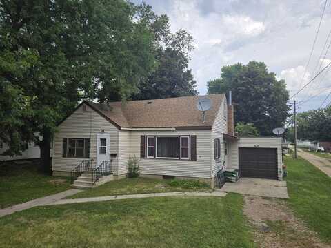 210 E 4th Street, Madison, MN 56256