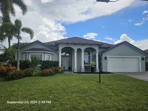 2626 SW Fairgreen Road, Port Saint Lucie, FL 34987