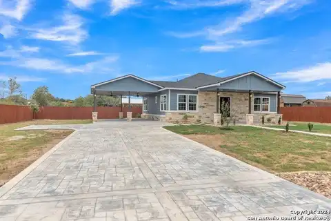 55 N CEDAR DR, Von Ormy, TX 78073