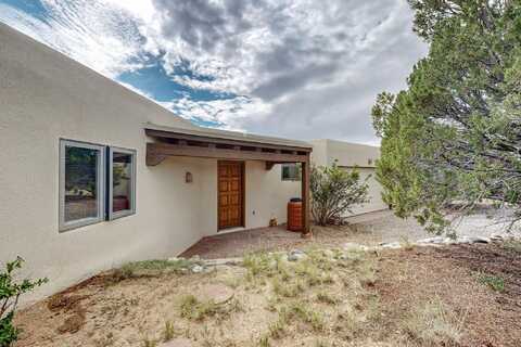 4 Moya Lane, Santa Fe, NM 87508