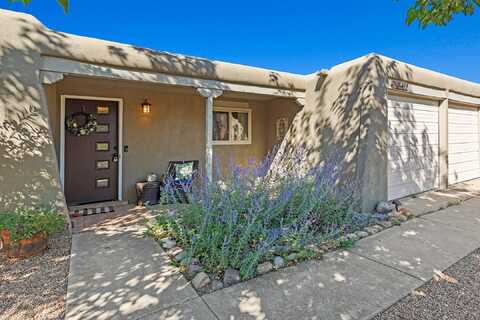 2500 Camino Cabestro, Santa Fe, NM 87505