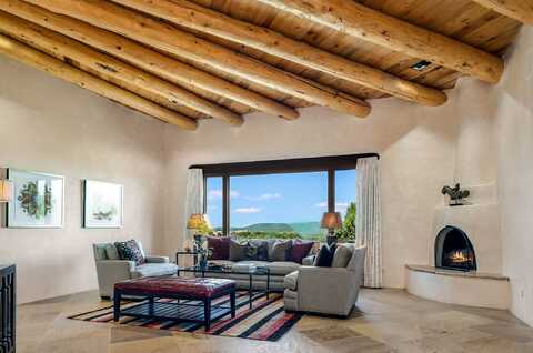 23 Via Pampa, Santa Fe, NM 87506