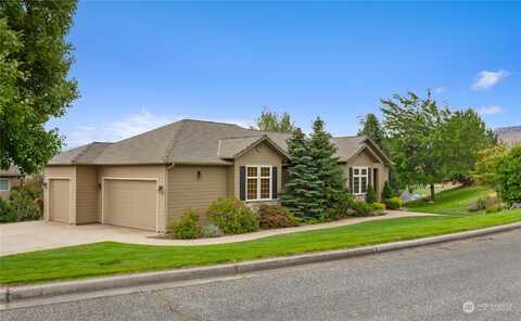 Dianna, WENATCHEE, WA 98801