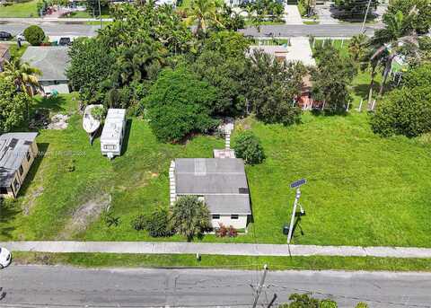 13Th, DANIA, FL 33004