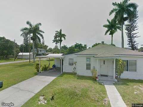 4Th, NORTH FORT MYERS, FL 33903