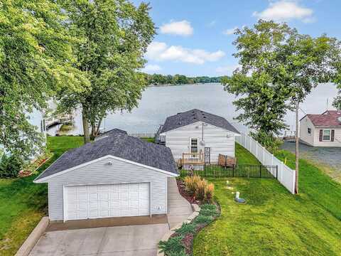 Mentzer, LINDSTROM, MN 55045