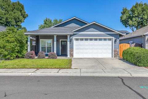 2517 Brookdale Drive, Central Point, OR 97502