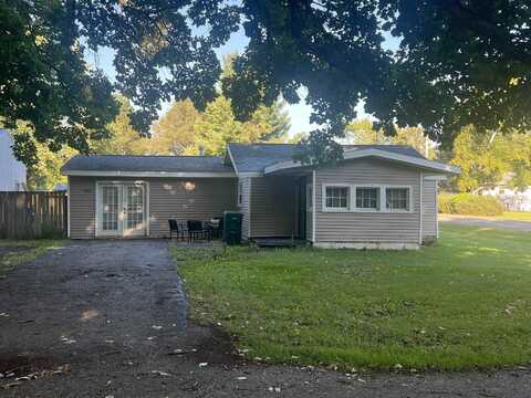 612 Aiken, Owosso, MI 48867