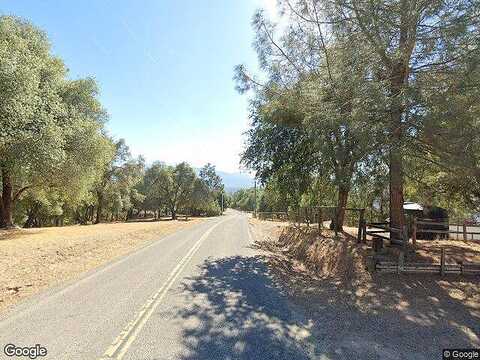 Jean Rd W, Oakhurst, CA 93644