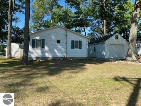 3509 Lakeshore Drive, Lupton, MI 48635