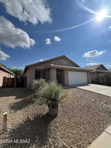 10372 E Ravenswood Street, Tucson, AZ 85747