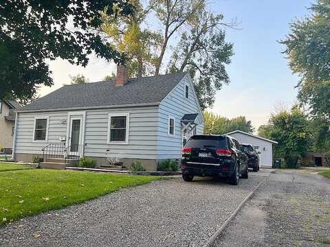 5Th, HUTCHINSON, MN 55350