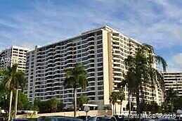 Three Islands, HALLANDALE BEACH, FL 33009