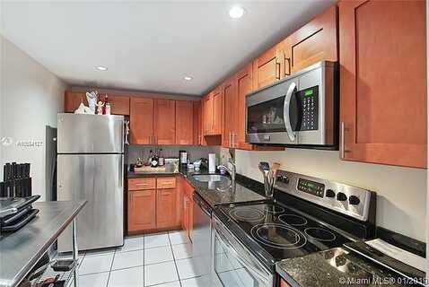 Collins, MIAMI BEACH, FL 33141