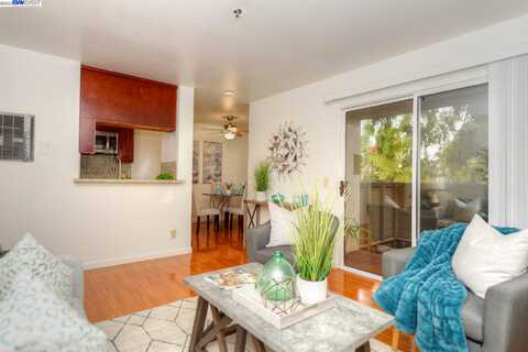 Dartmore Ln, Hayward, CA 94544