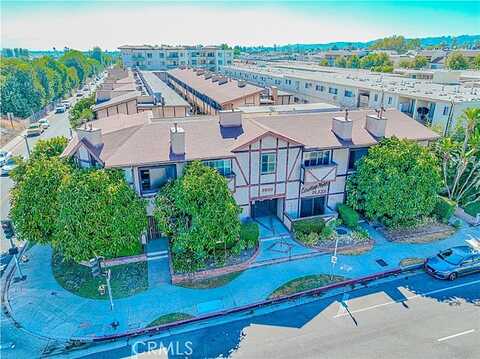 Lindley Avenue 215, Encino, CA 91316