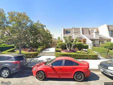 Collins St, Tarzana, CA 91356