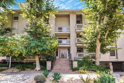 Moorpark Street 301, Encino, CA 91436