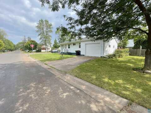 E 9Th St, Ashland, WI 54806