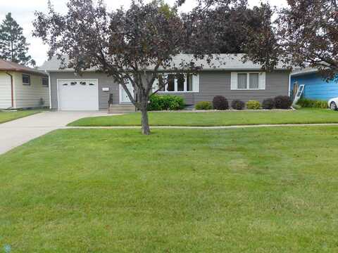 17Th, MOORHEAD, MN 56560