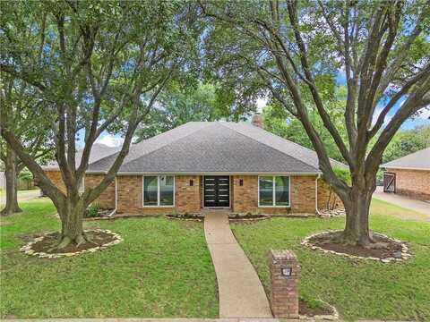 10022 Sandalwood Drive, Woodway, TX 76712