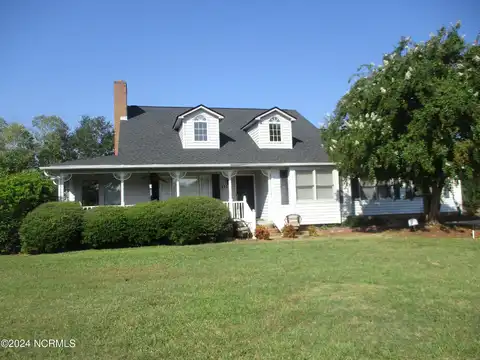 1525 Emily Drive, Laurinburg, NC 28352