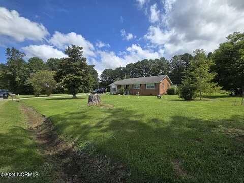 302 Giles Marshburn Road, Burgaw, NC 28425