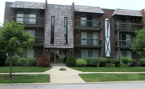 Kilpatrick Ave Apt 3B, OAK LAWN, IL 60453