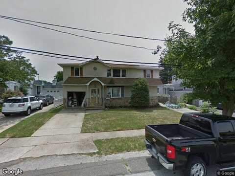 Fir, LINDENHURST, NY 11757