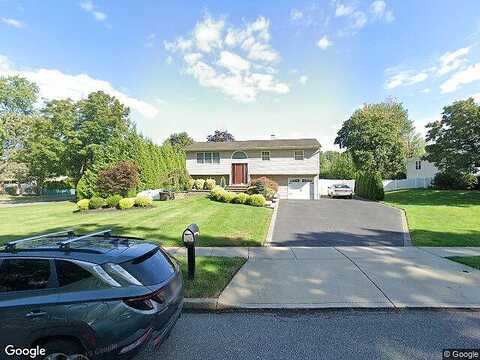 Wicks Path, COMMACK, NY 11725