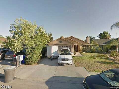 8Th, PARLIER, CA 93648