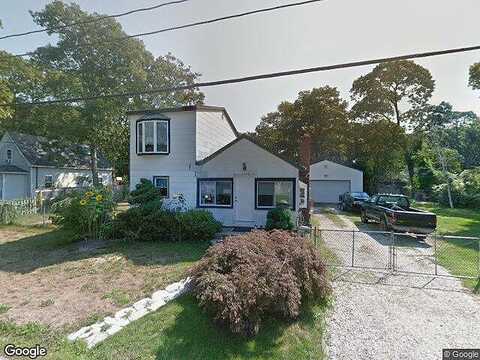 Broadway, MASTIC, NY 11950