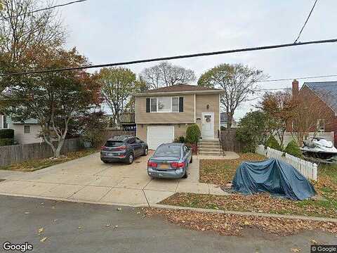 32Nd, LINDENHURST, NY 11757