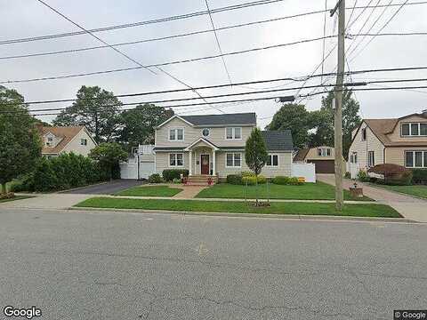 Grand, MASSAPEQUA PARK, NY 11762