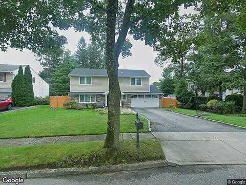 Suttonwood, COMMACK, NY 11725