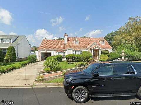 Commonwealth, MASSAPEQUA, NY 11758