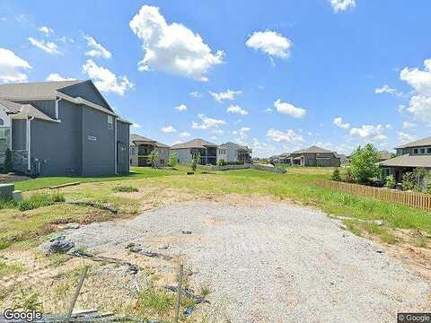 Bluestone, LEES SUMMIT, MO 64064