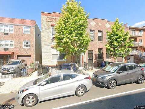 44Th, ASTORIA, NY 11103