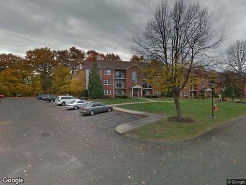 Maple Crest, HOLYOKE, MA 01040