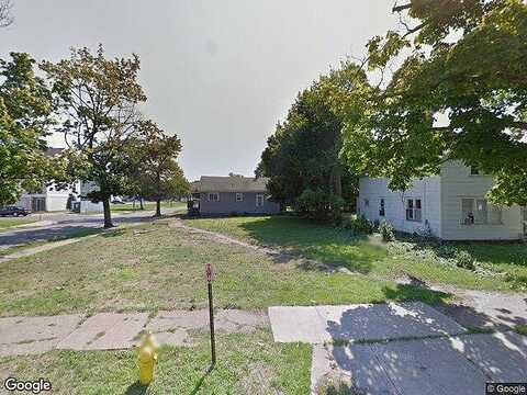 Broadway, BENTON HARBOR, MI 49022