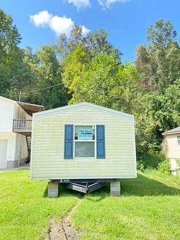 Roach Rd, SALT ROCK, WV 25559