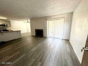 W Peoria Avenue 118, Glendale, AZ 85302