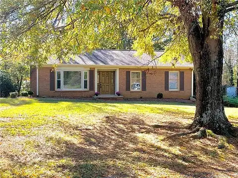 30Th, HICKORY, NC 28601