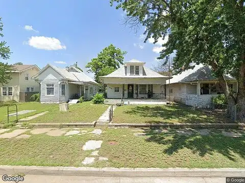 Avenue B, HUTCHINSON, KS 67501