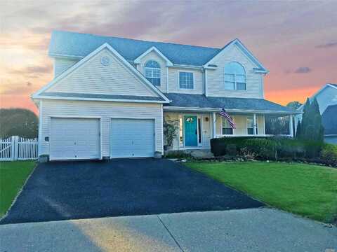 Beechwood, MANORVILLE, NY 11949