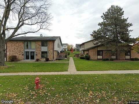 Portsmouth Dr # 55, DARIEN, IL 60561