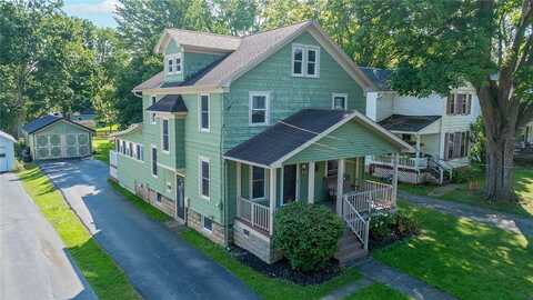 37 Summit Street, Le Roy, NY 14482