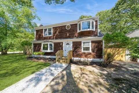 2 Ivanhoe Avenue, West Yarmouth, MA 02673